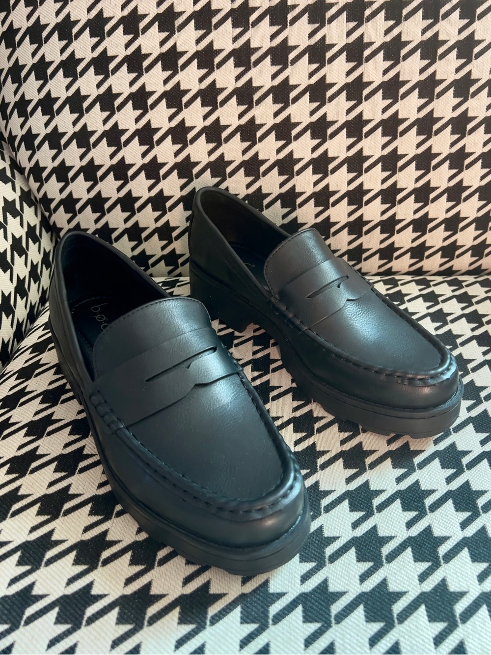 B.O.C. By BORN Cade Lug Sole Penny Loafer in Black size 8.5